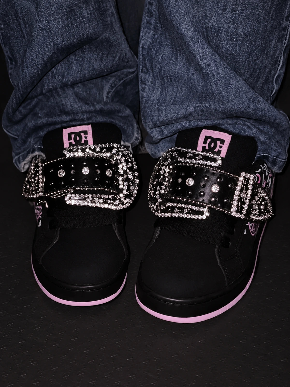 THE PINK NOIR SILVER BUCKLE LOW-TOPS