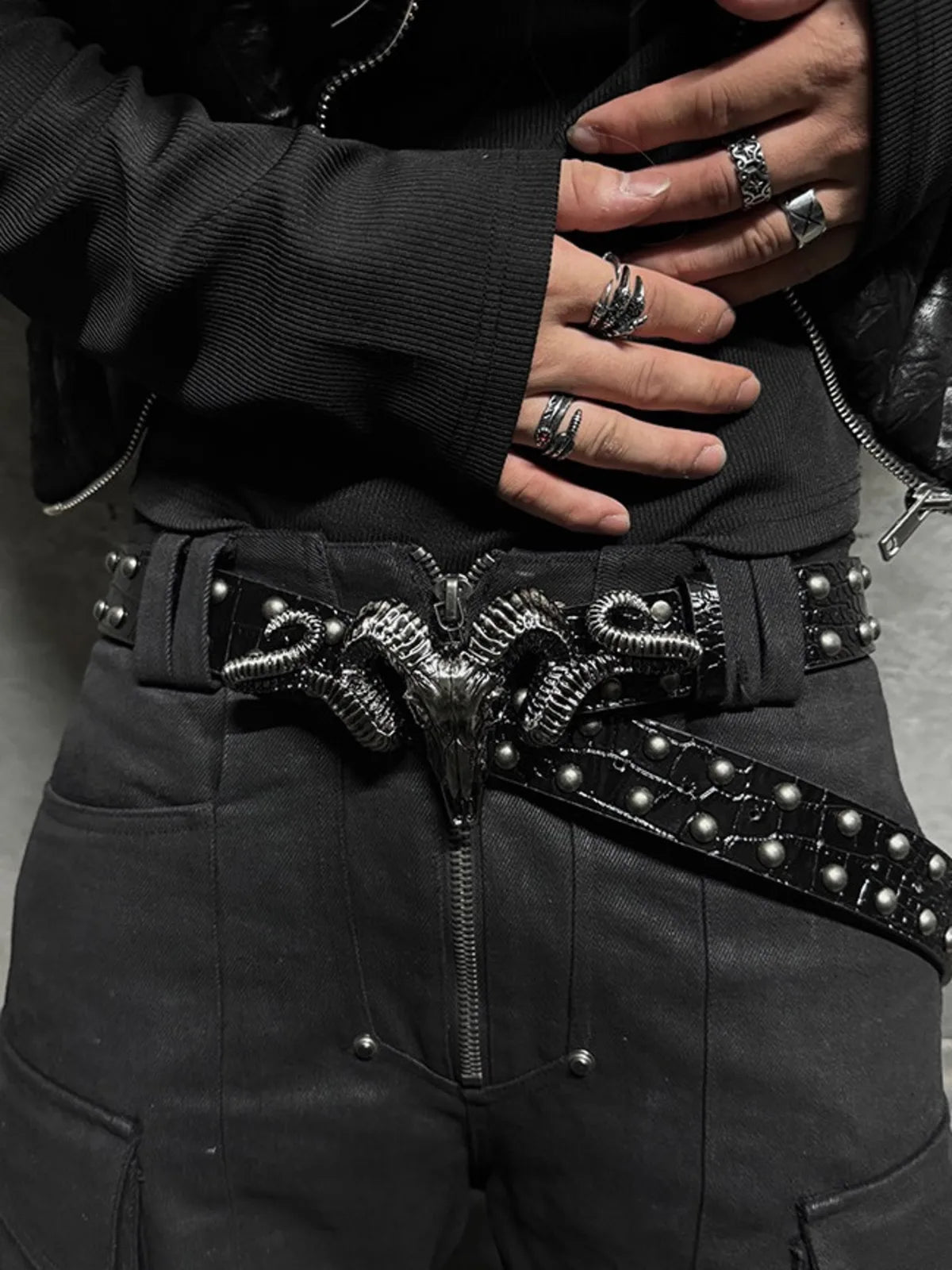 The Aged Skull Ram Leather Belt