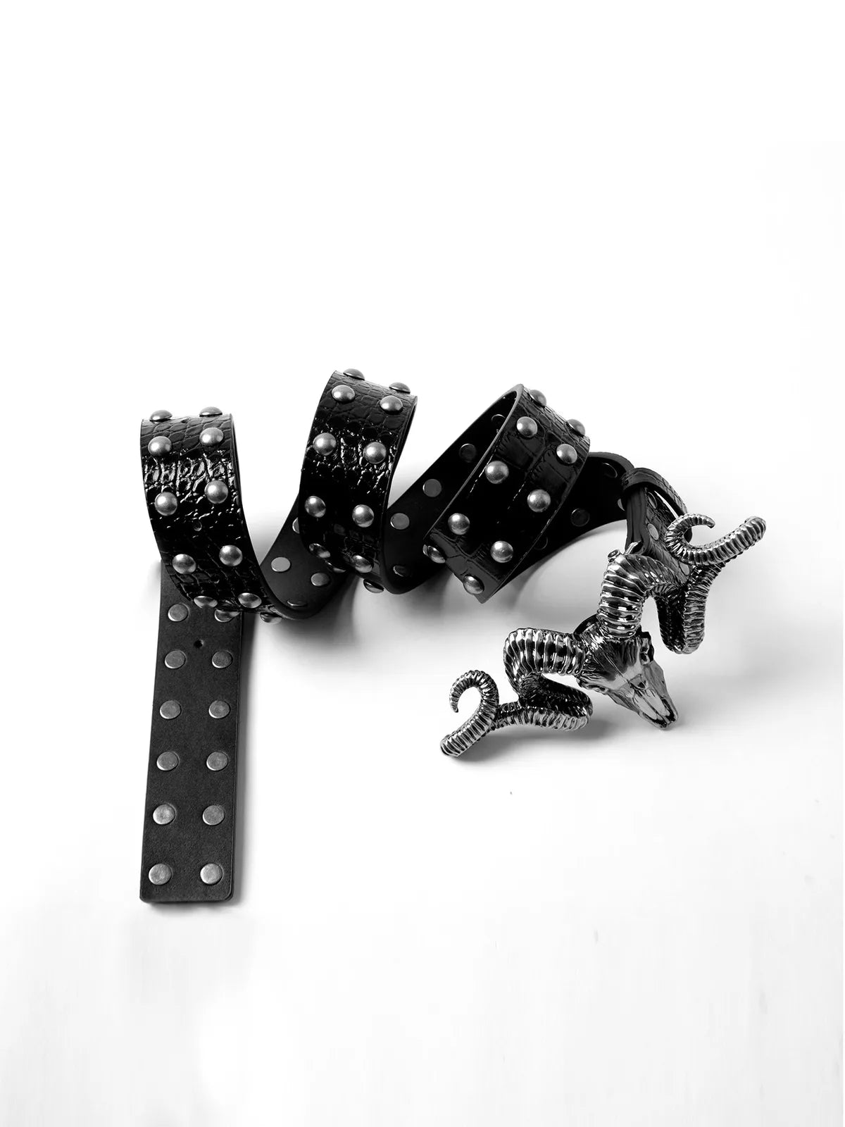 The Aged Skull Ram Leather Belt