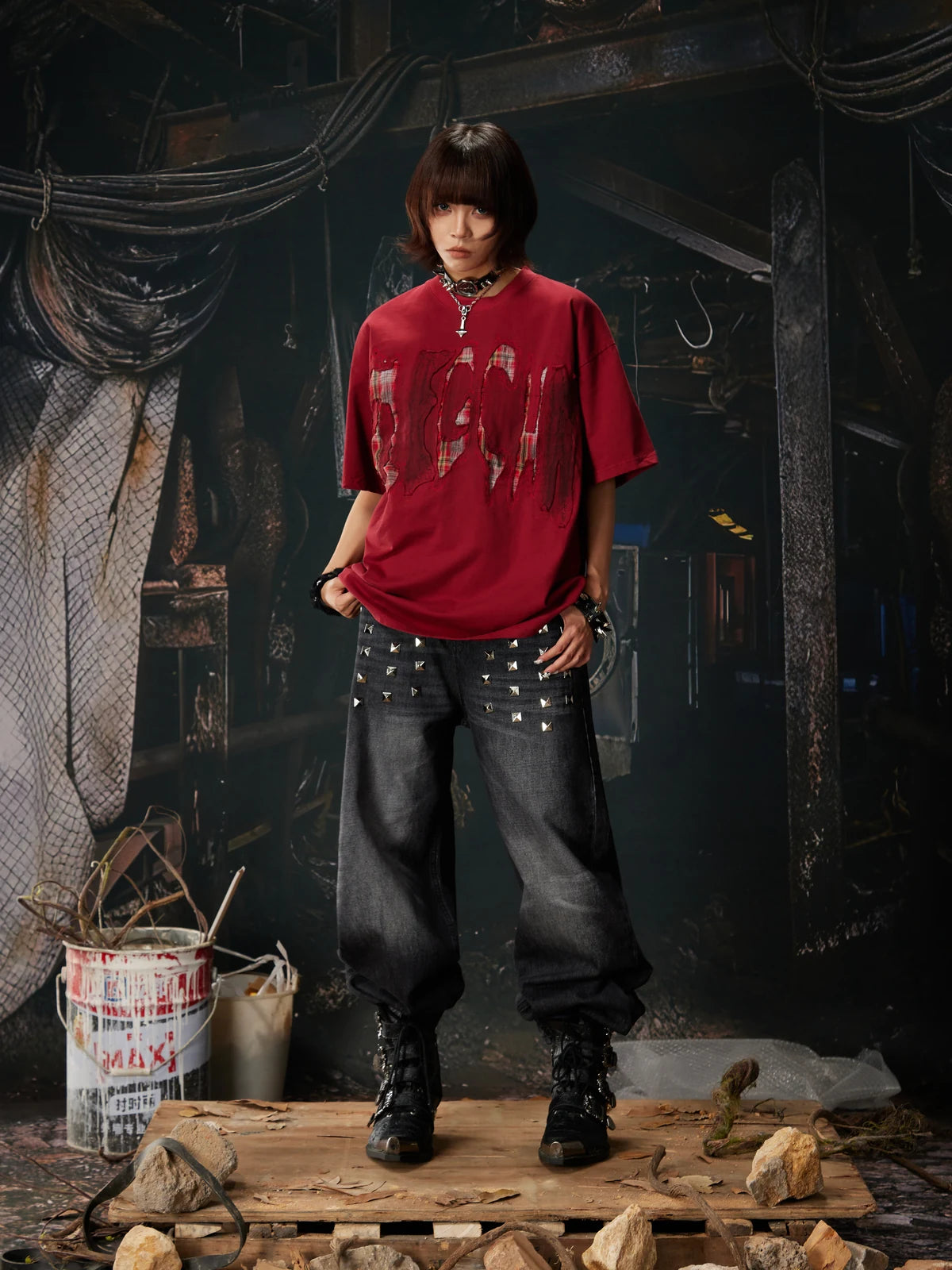 Black Riveted Fade Baggy Jeans red tee relaxed styled look