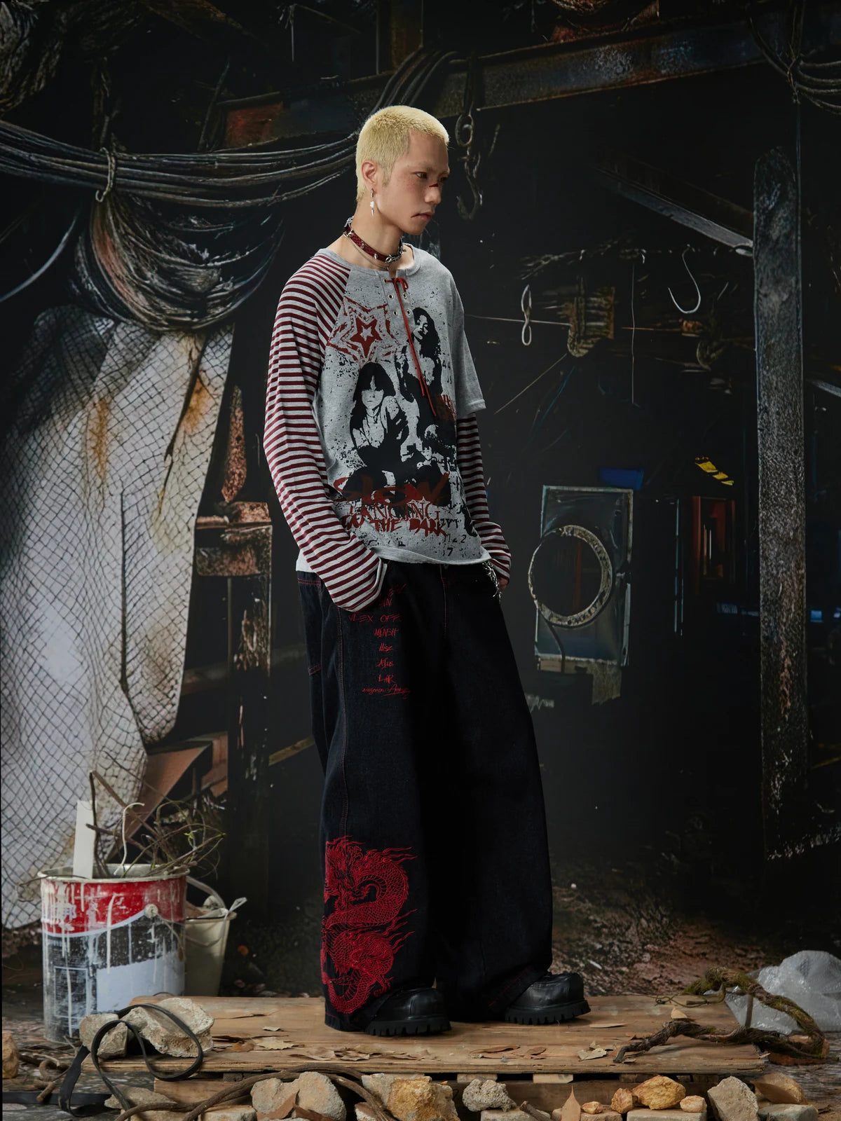 Black Crimson Dragon Button-Fly Baggy Jeans three-quarter styled look