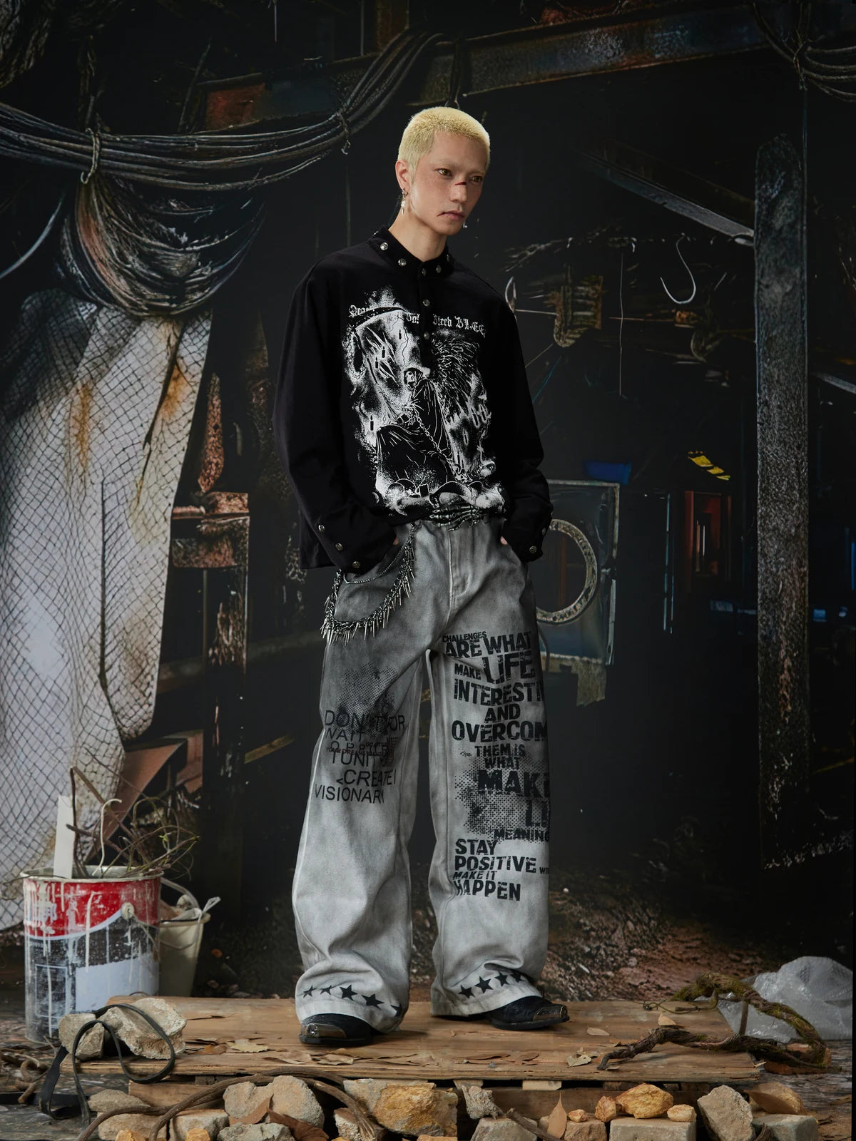 Dirty White Ashen Manifest Baggy Jeans relaxed full-body styled look